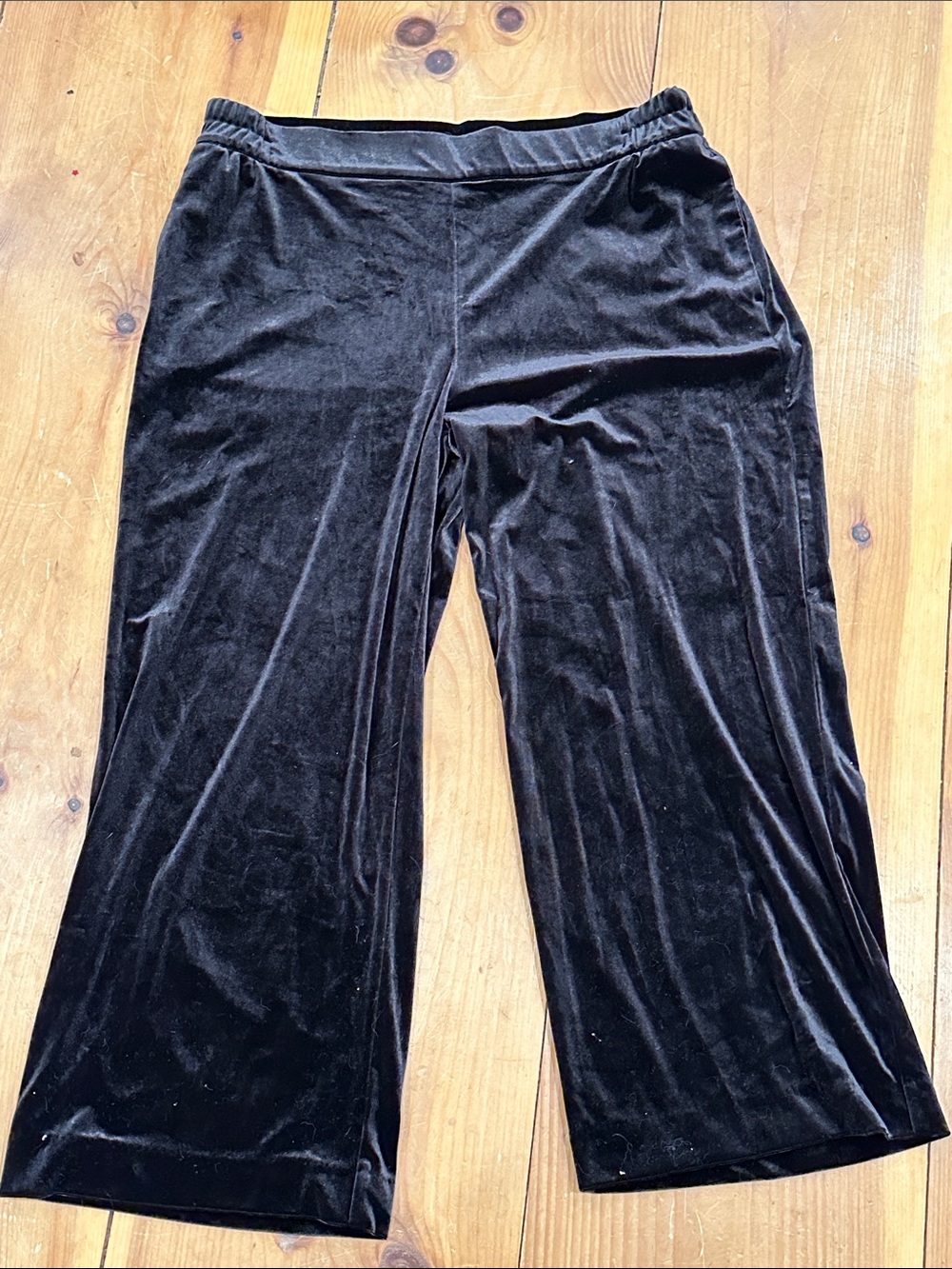 Old Navy Black Velvet Cropped Wide-Leg Pants